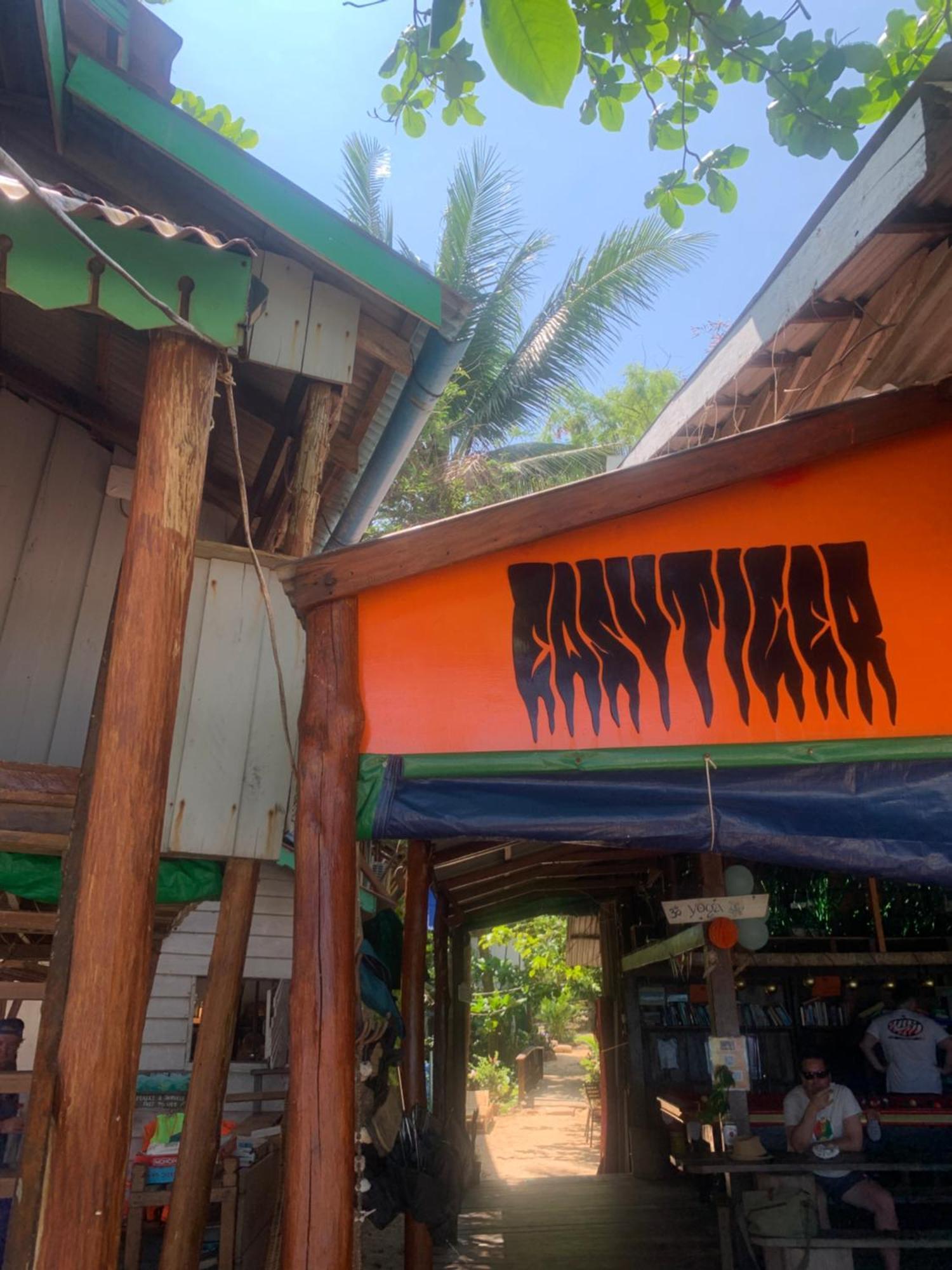 Easy Tiger - M'Pai Bay Beach, Koh Rong Sanloem Exteriör bild
